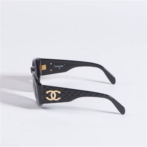 occhialli da sole con scritta chanel sulla montature|Chanel occhiali da vista.